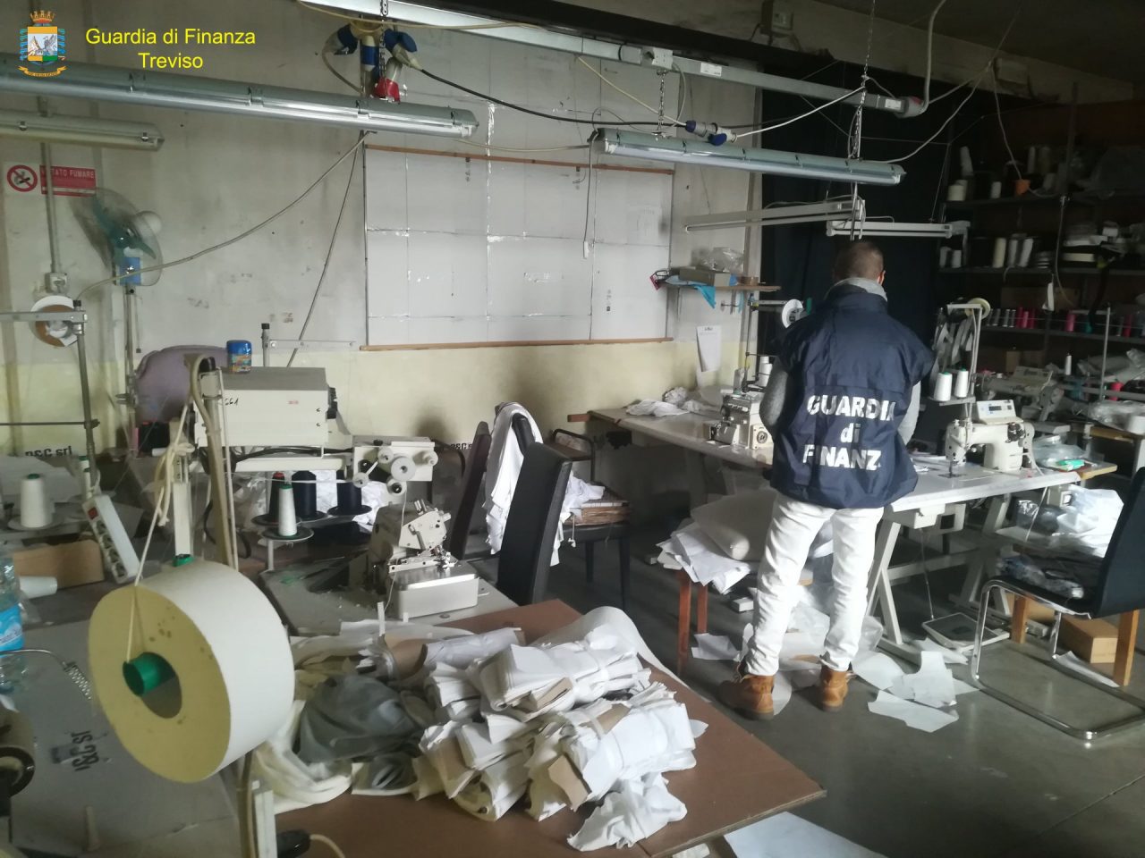 Gestione illecita di rifiuti, azienda tessile di Castello di Godego sotto sequestro