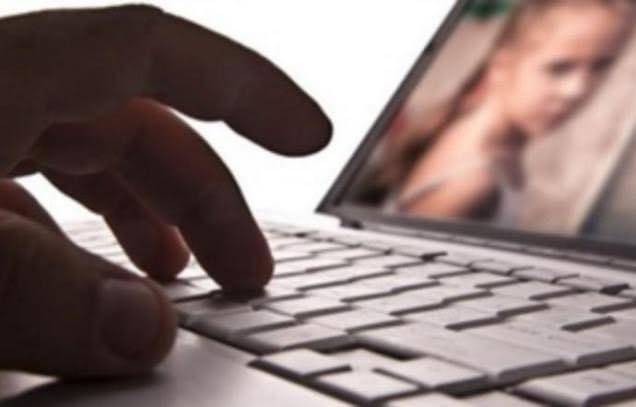 Minorenne adescata sui social, scambio di video e foto hot: l’orco è un trevigiano