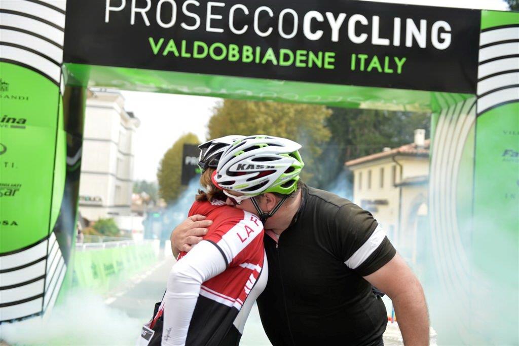 Prosecco Cycling_Un bacio sul traguardo