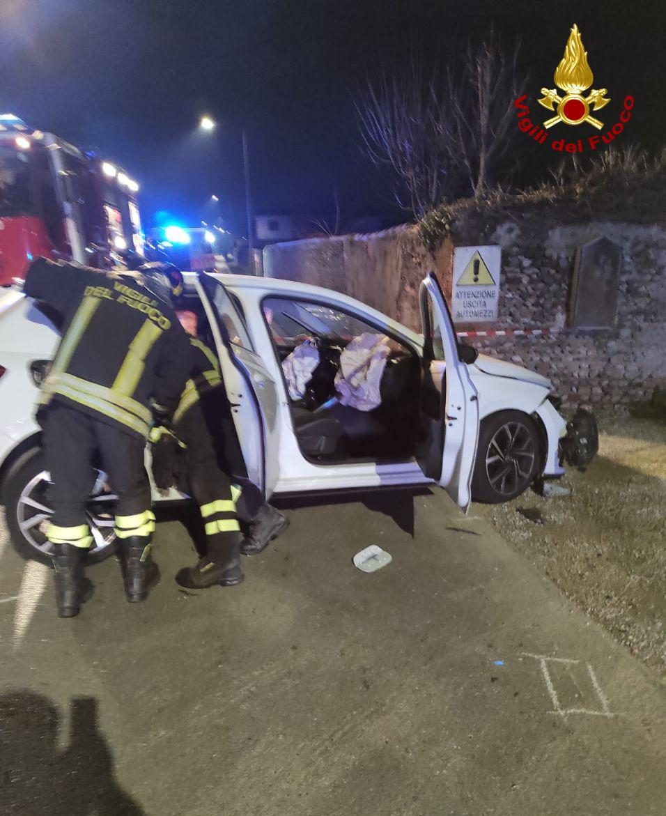 Tragedia a Paese, nel frontale muore una mamma di 39 anni