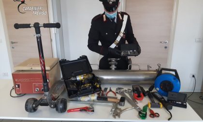 Derubava l'azienda di cui era dipendente, facendo "scorta" di attrezzi meccanici ed elettronici: 43enne denunciato