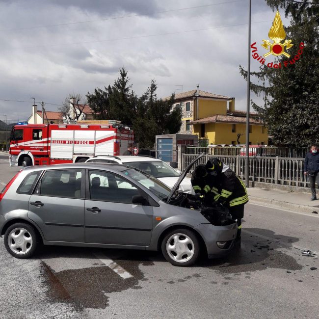 Incidente a San Zenone degli Ezzelini, scontro tra due auto: tre feriti 