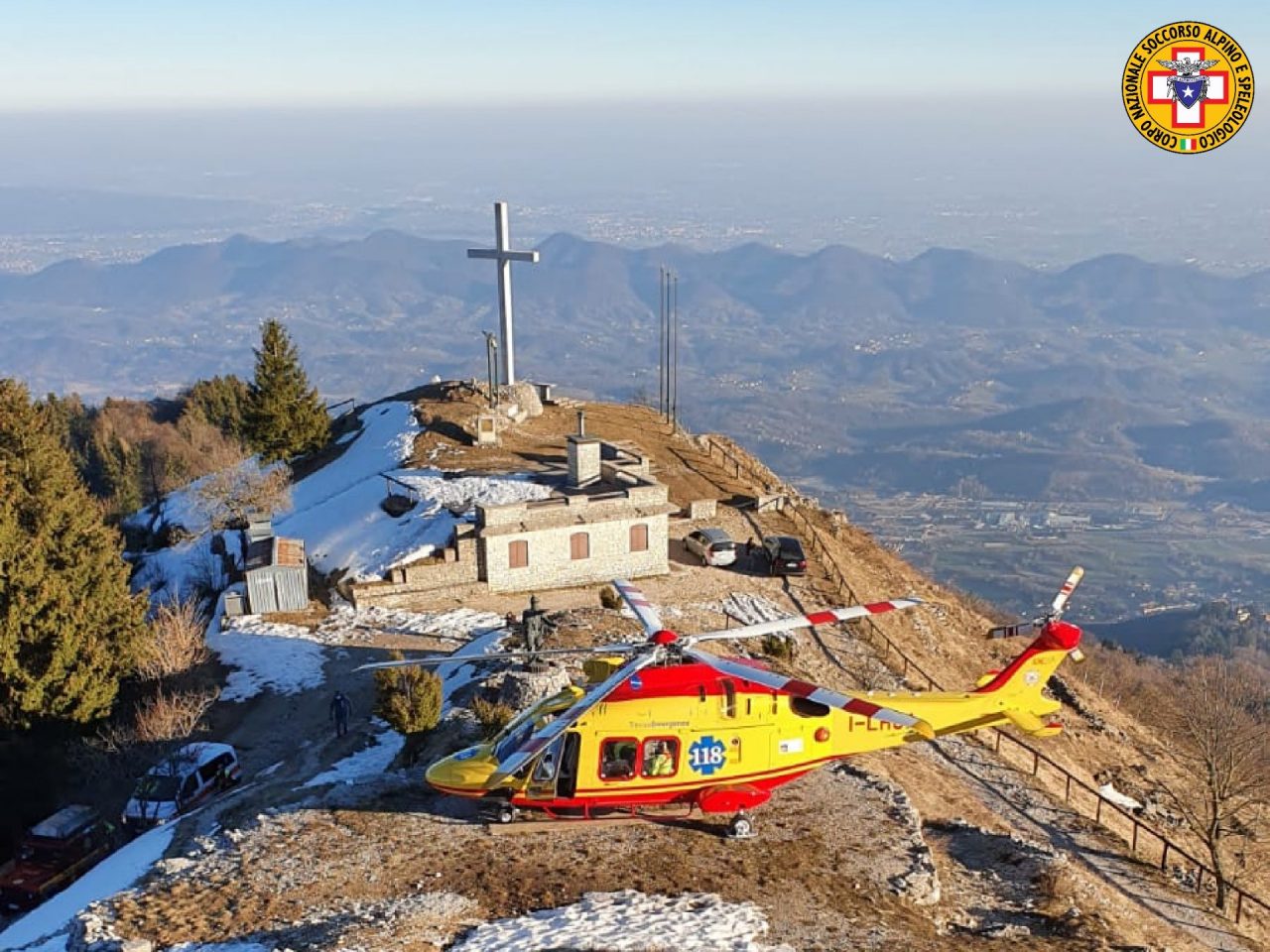 Scivola sulla neve e finisce in fondo a un vallone, soccorsa escursionista di Pieve del Grappa