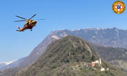 Scivola sul sentiero e si infortuna alla spalla: 30enne soccorso sopra Serravalle