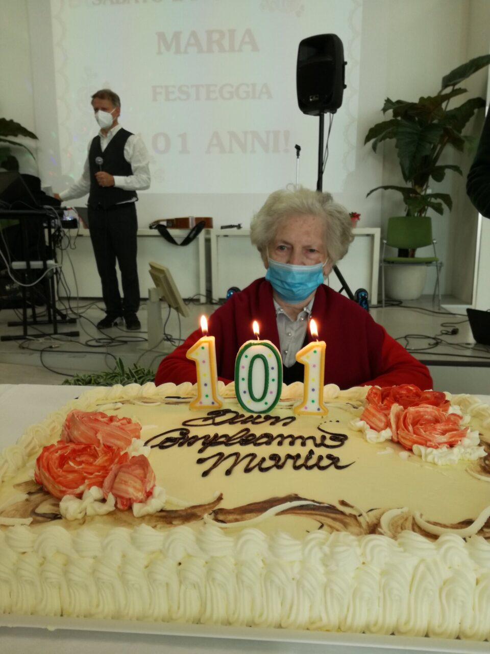 Maria e la sua carica dei 101 (anni): «Spero di leggere sul giornale che il virus non c’è più»