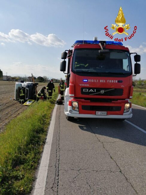 La notte di Preganziol "illuminata" dalle auto bruciate a San Trovaso: indagini in corso