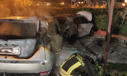 La notte di Preganziol "illuminata" dalle auto bruciate a San Trovaso: indagini in corso