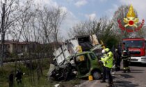 Tragedia a San Vendemiano, scontro tra auto e camion dei rifiuti: morta una 45enne