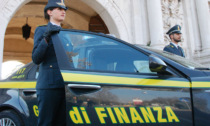 Agevolava le dichiarazioni dei redditi di centinaia di stranieri: la Guardia di Finanza di Treviso confisca una sede del CAF