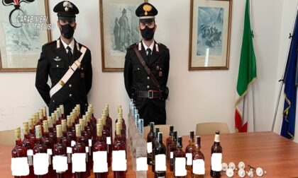 Arrestato mentre fa "scorta" di alcolici al supermercato nascondendoli nei vestiti