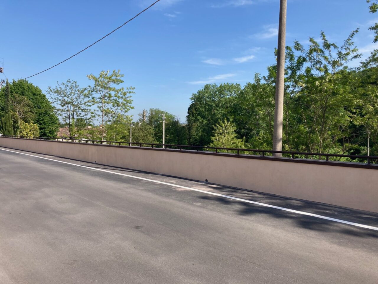 Rimesso a nuovo il muro di via Curogna, incolumità garantita per residenti e conducenti