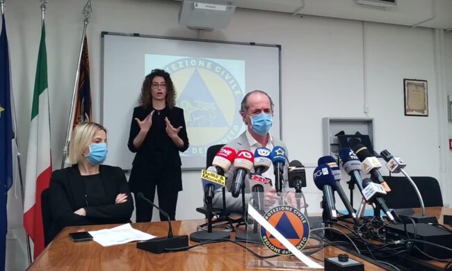 Covid, Zaia: “Curva in calo, evitiamo assembramenti. Appello agli over 60” | +364 positivi | Dati 3 maggio 2021