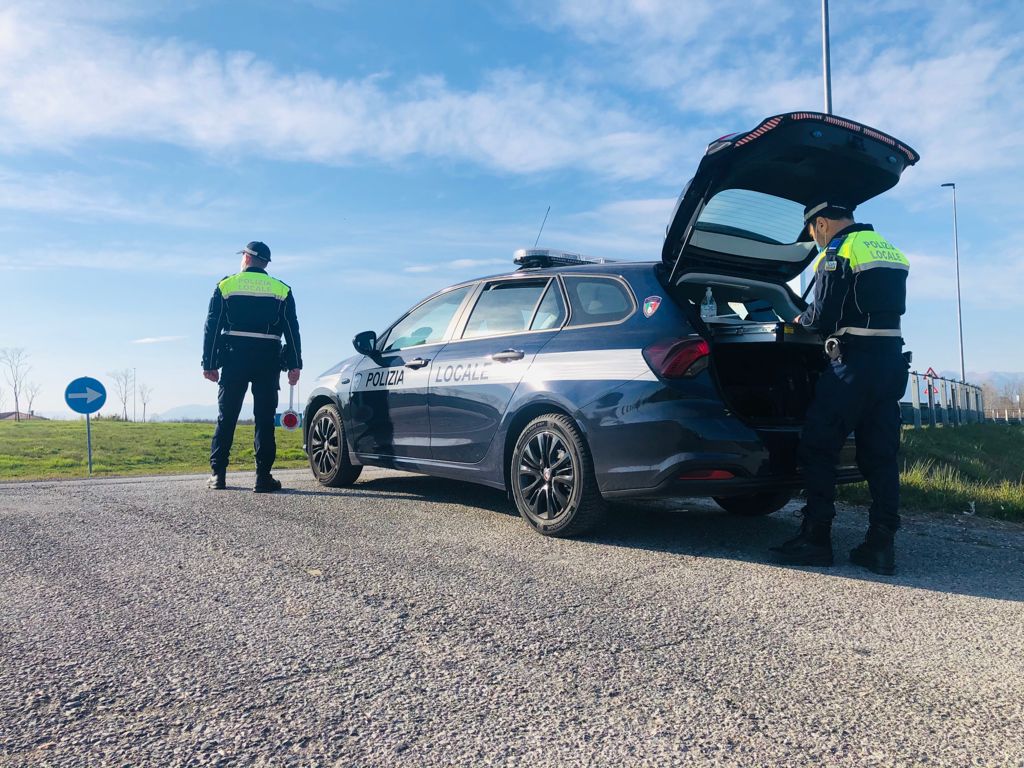 Veicolo bulgaro con documenti contraffatti bloccato dalla Polizia locale di Castelfranco