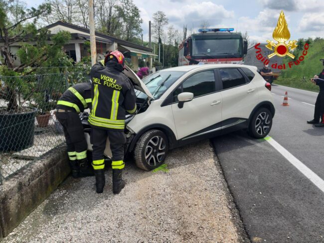 Montebelluna, scontro tra auto in via Feltrina: due feriti