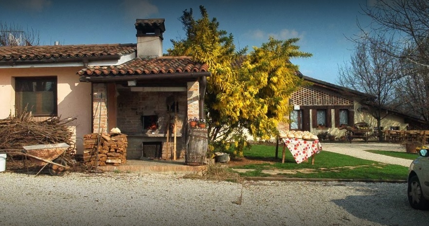 Il pranzo in famiglia si trasforma in tragedia: 56enne muore soffocato