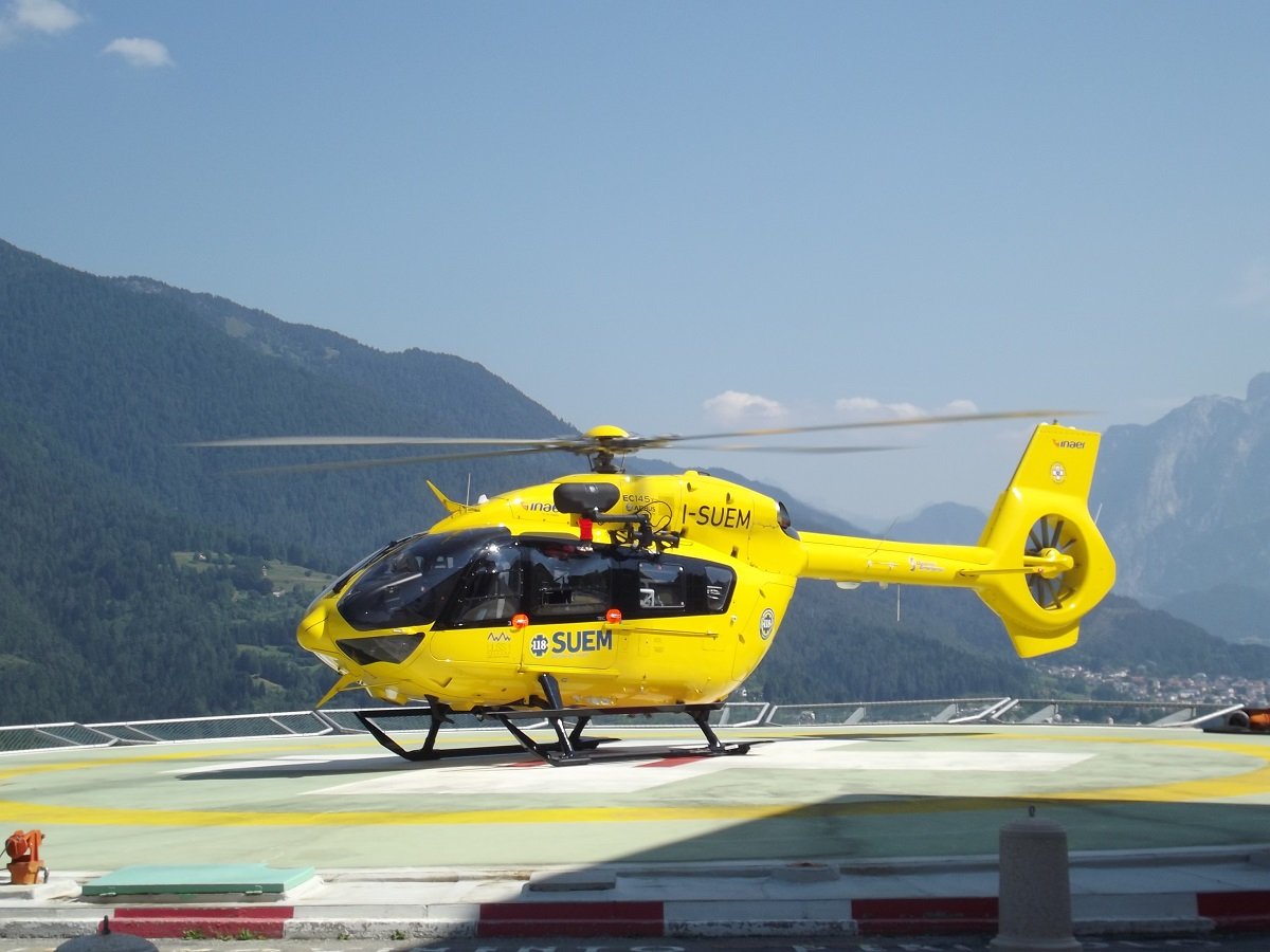 “Ho visto precipitare un parapendio”: scattano le ricerche a tappeto