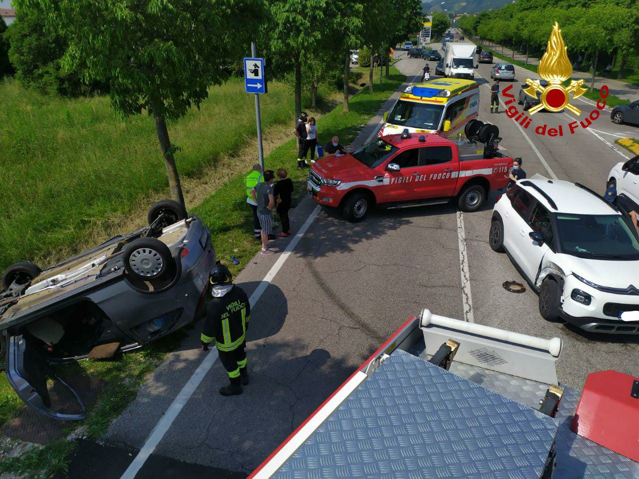 Vittorio Veneto, scontro tra due auto: un ferito estratto dalle lamiere