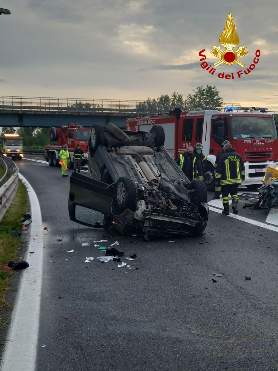 Due gravi incidenti sulle strade trevigiane: conducenti feriti estratti dalle lamiere
