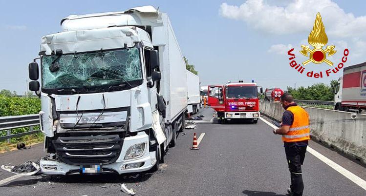 Tamponamento tra tir in A4 all’altezza di Cessalto, un ferito e traffico in tilt