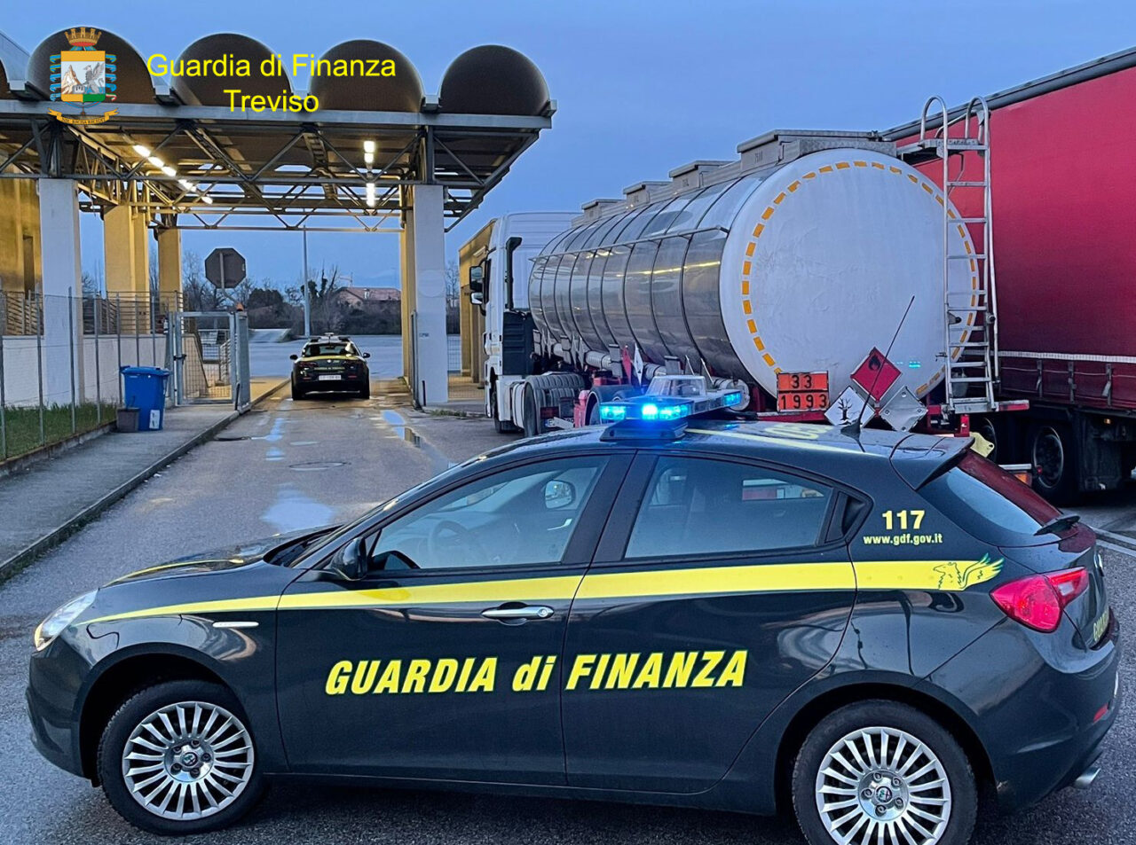 Benzina di contrabbando spacciata per “solvente”: sequestrati oltre 31mila litri a Treviso
