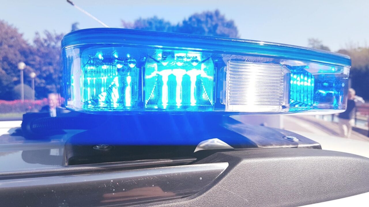 Santa Bona, si accascia fuori dall’ufficio postale e muore