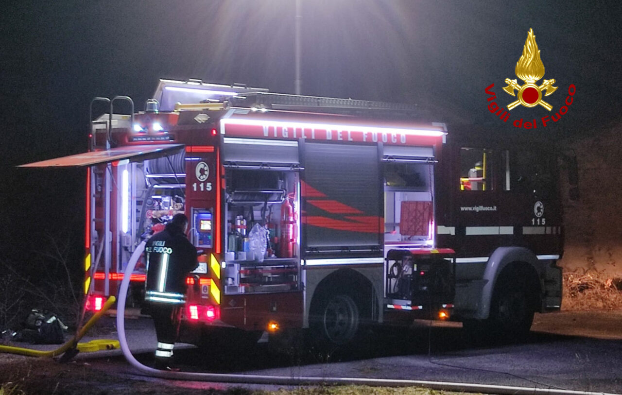 Paura sulla linea ferroviaria: i freni del treno merci con sostanze pericolose prendono fuoco