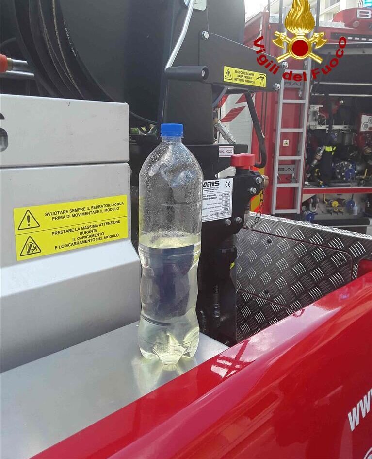Treviso, minaccia di darsi fuoco ai Servizi sociali con una bottiglia di benzina