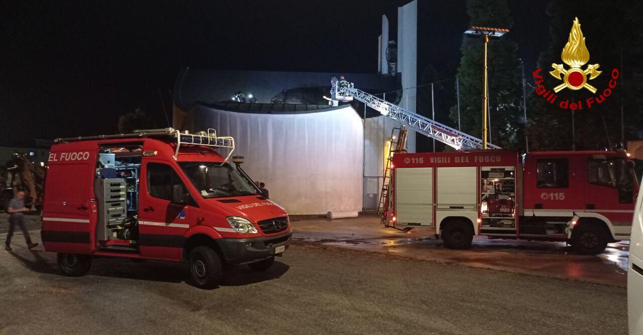 Maltempo, il forte vento danneggia la chiesa ad Asolo