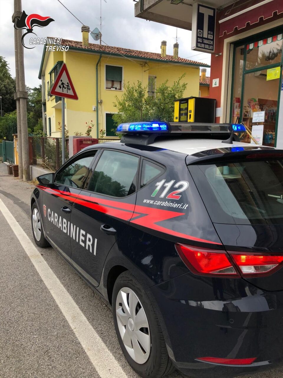 Armato di bastone tenta di rubare 50 euro in una tabaccheria di Castelfranco