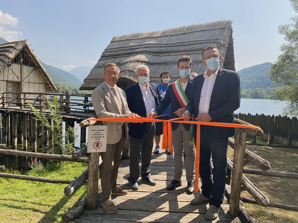 Lavori di recupero delle palafitte del parco archeologico del Livelet
