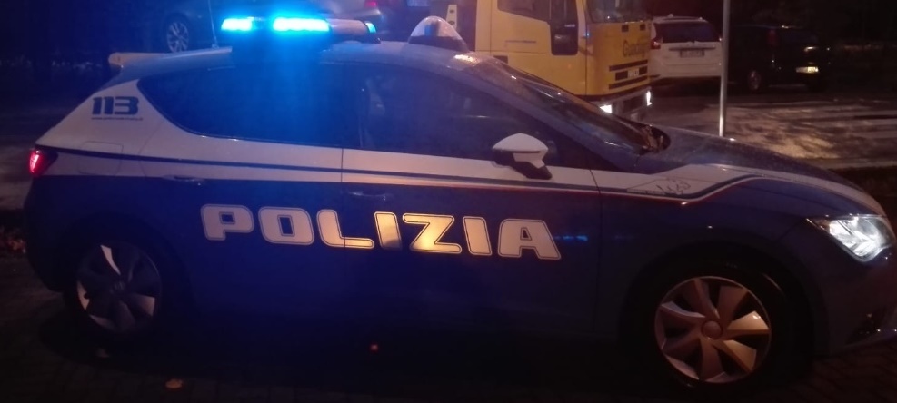 Tentato omicidio a Treviso, lancia addosso al rivale olio bollente e lo prende a padellate