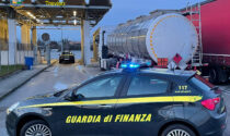 Contrabbando di benzina spacciata per "diluente aromatico": sequestrati 30mila litri