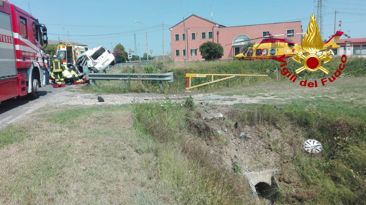 Perde il controllo dell’auto a Cessalto: 54enne elitrasportato all’ospedale e intubato