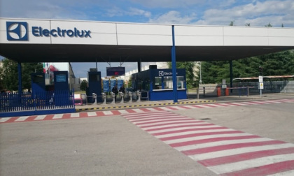 Electrolux, ufficializzati 373 licenziamenti: 46 nello stabilimento di Susegana