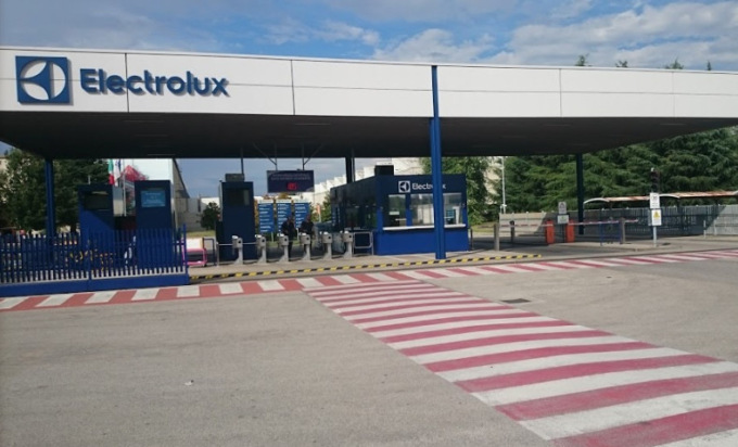 La Electrolux da qui a Natale si mette da sola in “zona arancione”