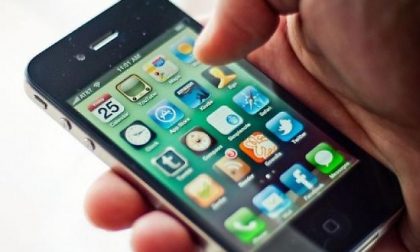 Si finge un’operatrice bancaria e truffa un 40enne rubandogli 5mila euro