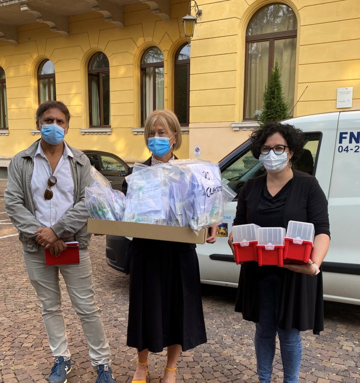 Tamponi salivari nelle “scuole sentinella”: consegnati al Cerletti i primi 134 kit