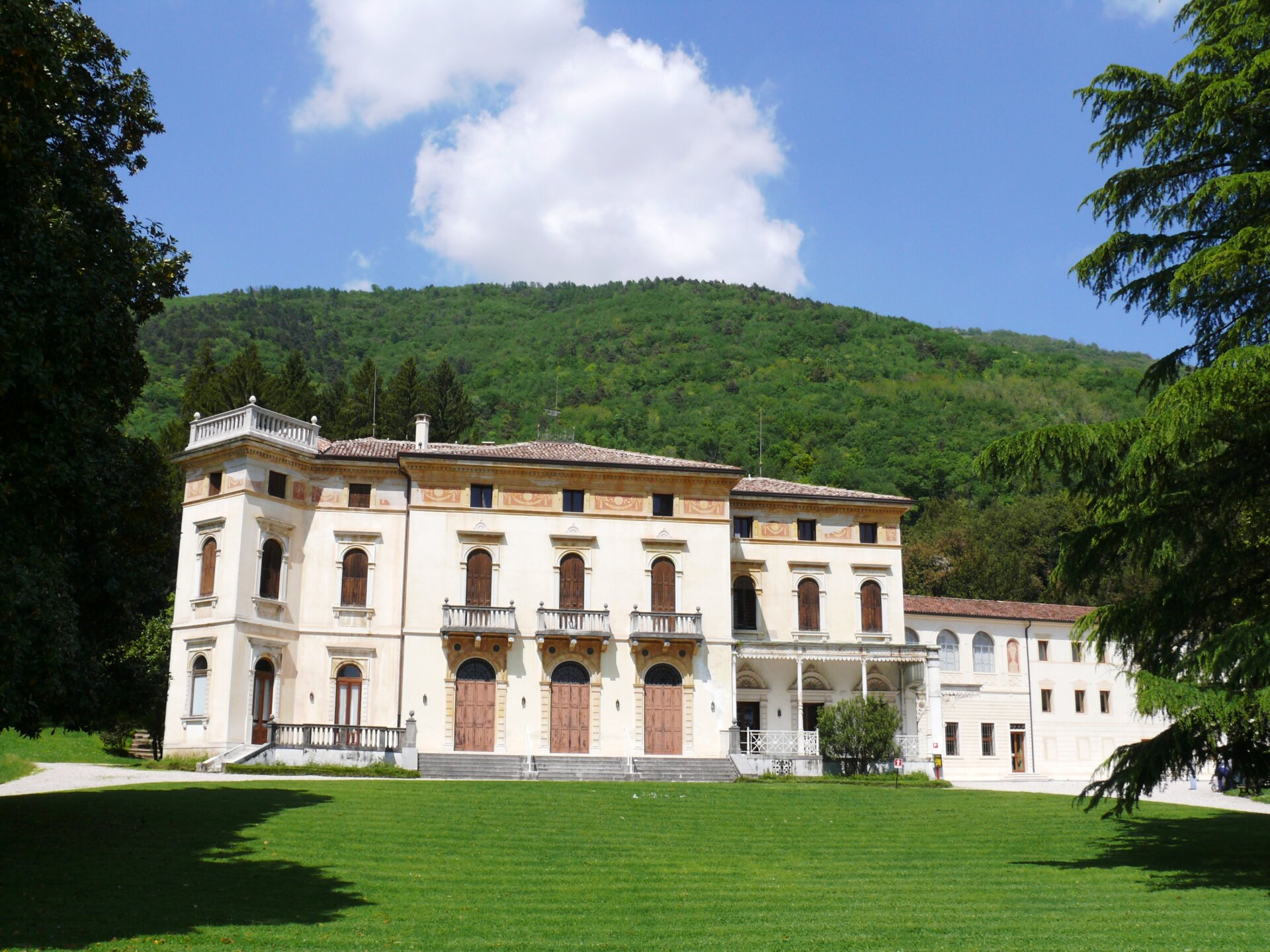 Villa dei Cedri (1)