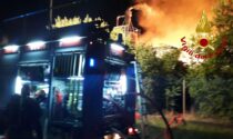 Grosso incendio alla segheria De Zen di Caerano: Vigili del fuoco sul posto