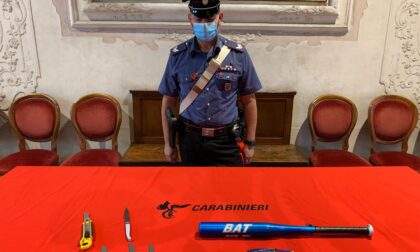 Treviso, due giovani denunciati per possesso di coltelli e mazze da baseball