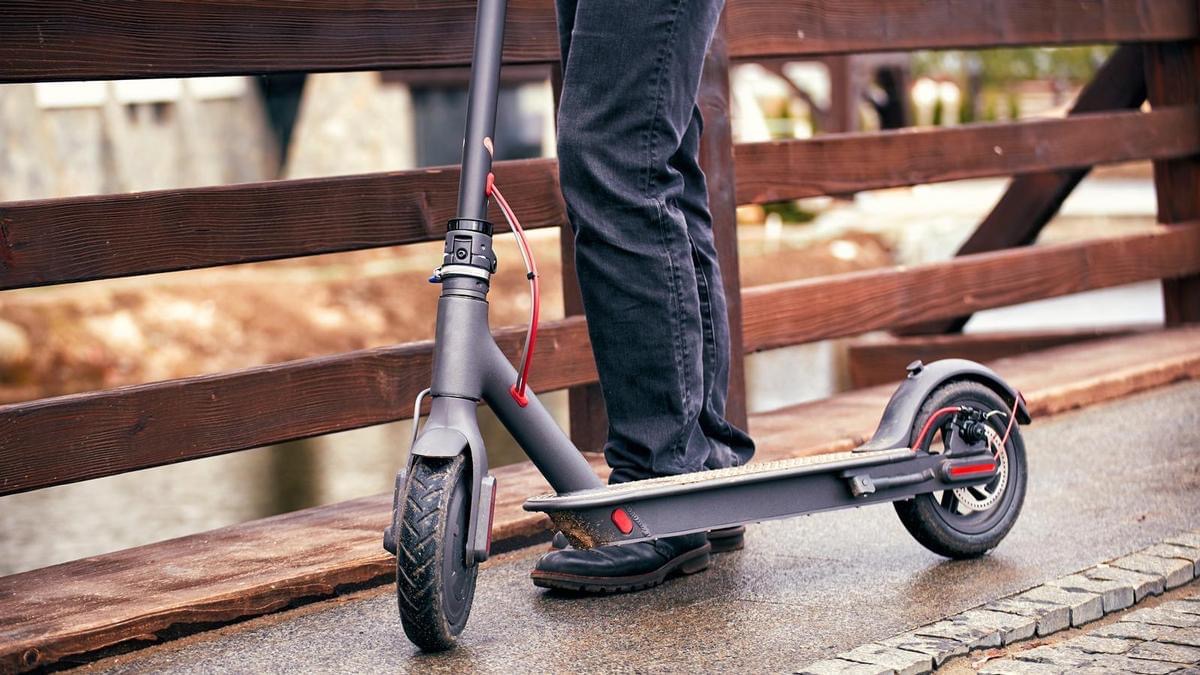 Arrestato il “green pusher”: si spostava solo in bici o monopattino. Vendute oltre 500 dosi di droga