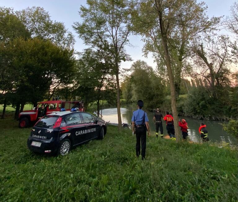 Trovata la barca rovesciata, poi il cadavere in fondo al fiume: tragedia a Meduna