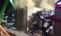 Incendio a Vittorio Veneto, materiale di riciclo in fiamme: nessun ferito