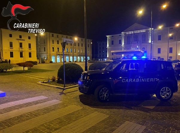 La rapina (con inseguimento da film) al supermercato di Oderzo e il “Rambo” di Miane nascosto nel bosco