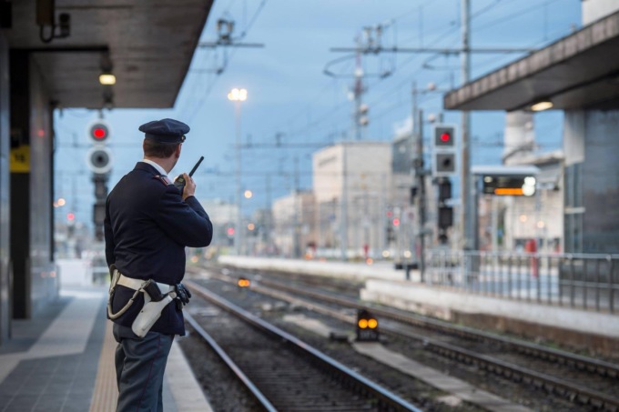 Annuncia il suicidio su TikTok, trevigiana voleva farla finita in stazione a Padova: salvata dalla Polfer