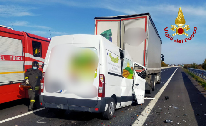Tragedia in A4, tamponamento tra gli svincoli di San Donà e Cessalto: un morto