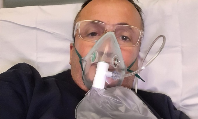 Maurizio Stecca manda Ko il Covid e attacca i No vax: “In ospedale tolgono il posto a chi ne ha bisogno”