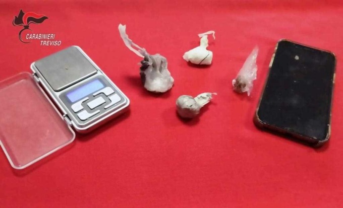 Castelfranco, droga tra i giovani: arrestato pusher 26enne “disoccupato”