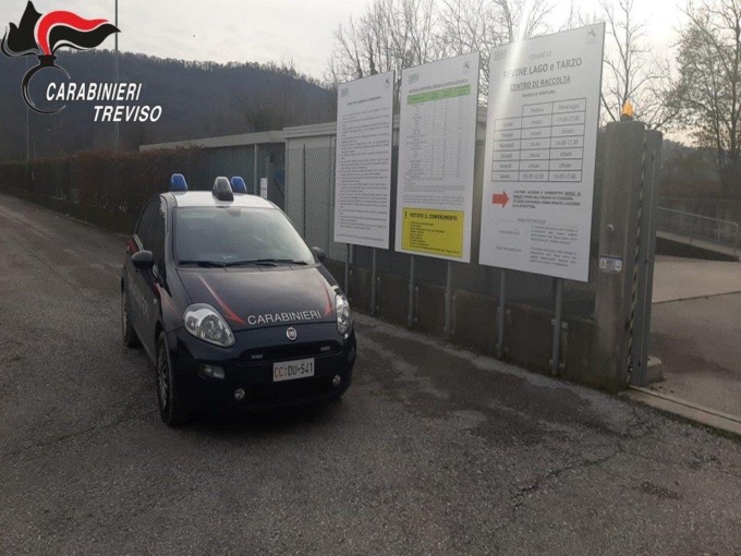 Il ladro del centro di raccolta differenziata e le tre nigeriane che “succhiavano” energia elettrica a sbafo