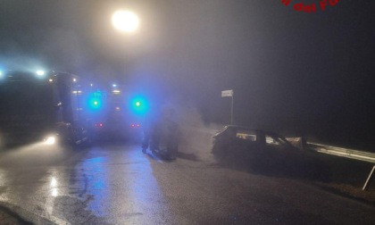 Nottata di lavoro per i Vigili del fuoco: l'auto in fiamme a Oderzo, l'appartamento che brucia a Treviso